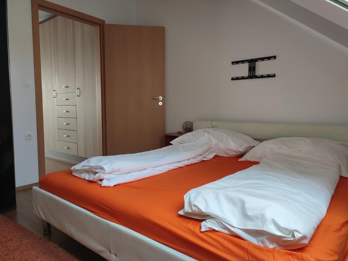 Larix Apartman Sarvar Exterior photo